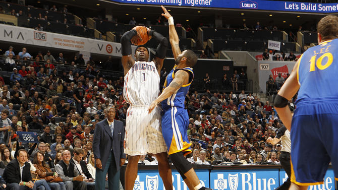 凳深度十足 凳深度十足